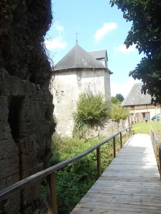 Fauguernon La Ferme Du Chateau מראה חיצוני תמונה