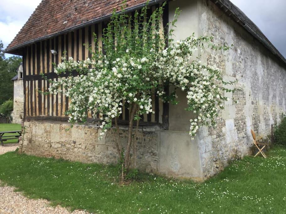 Fauguernon La Ferme Du Chateau מראה חיצוני תמונה